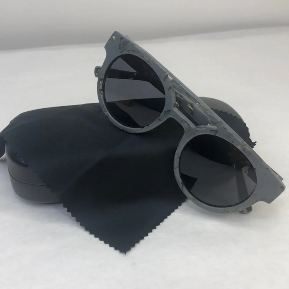 KOMONO Dreyfuss Concrete Sunglasses NEW grey gray UV400